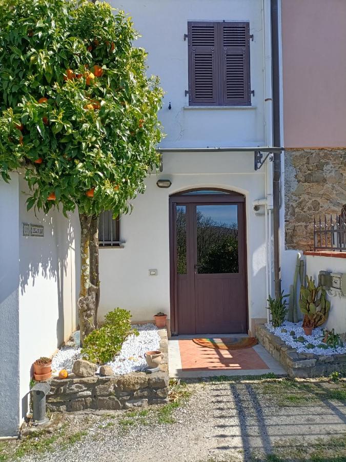 Locazione Turistica La Gesualda Apartment Castelnuovo Magra Ngoại thất bức ảnh