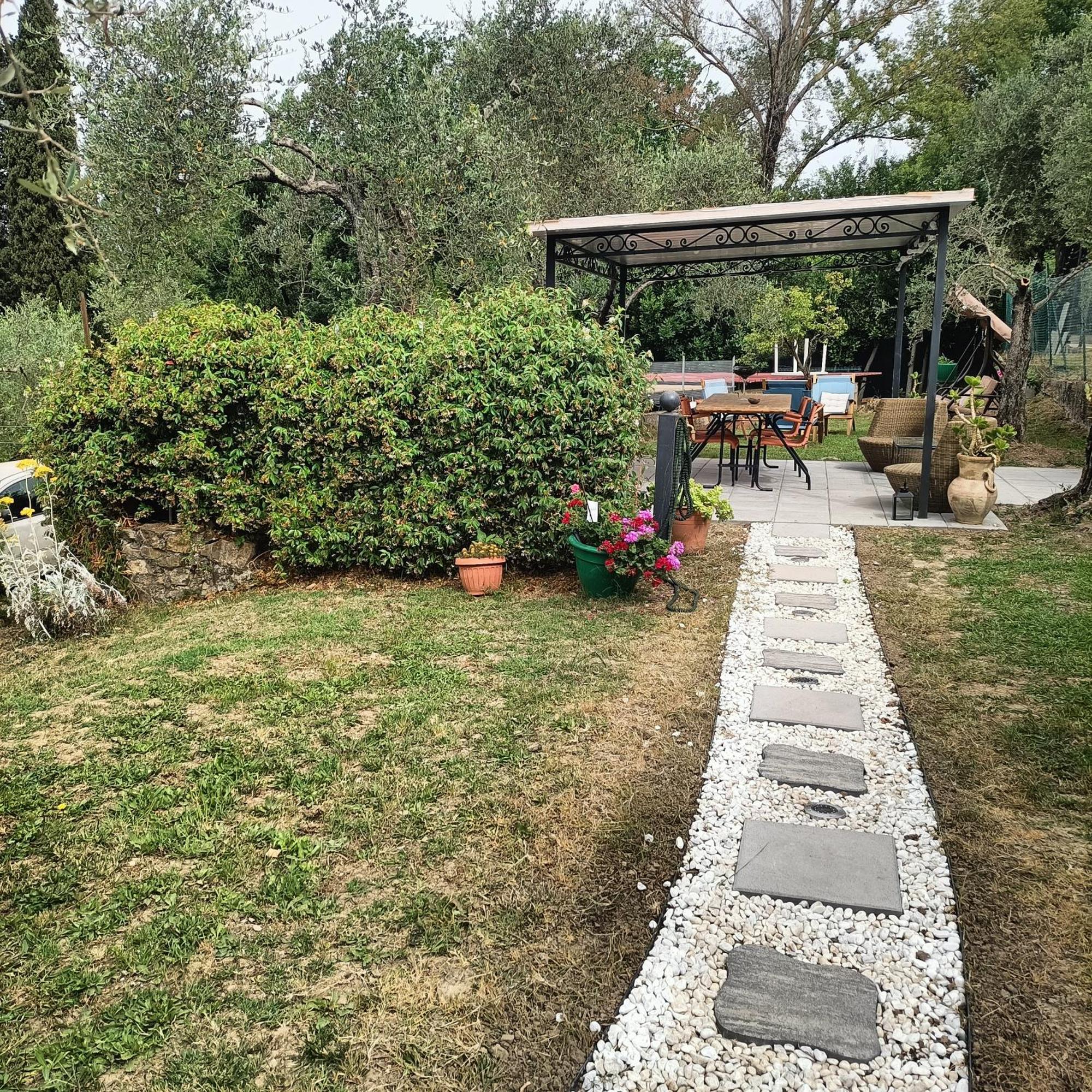 Locazione Turistica La Gesualda Apartment Castelnuovo Magra Ngoại thất bức ảnh